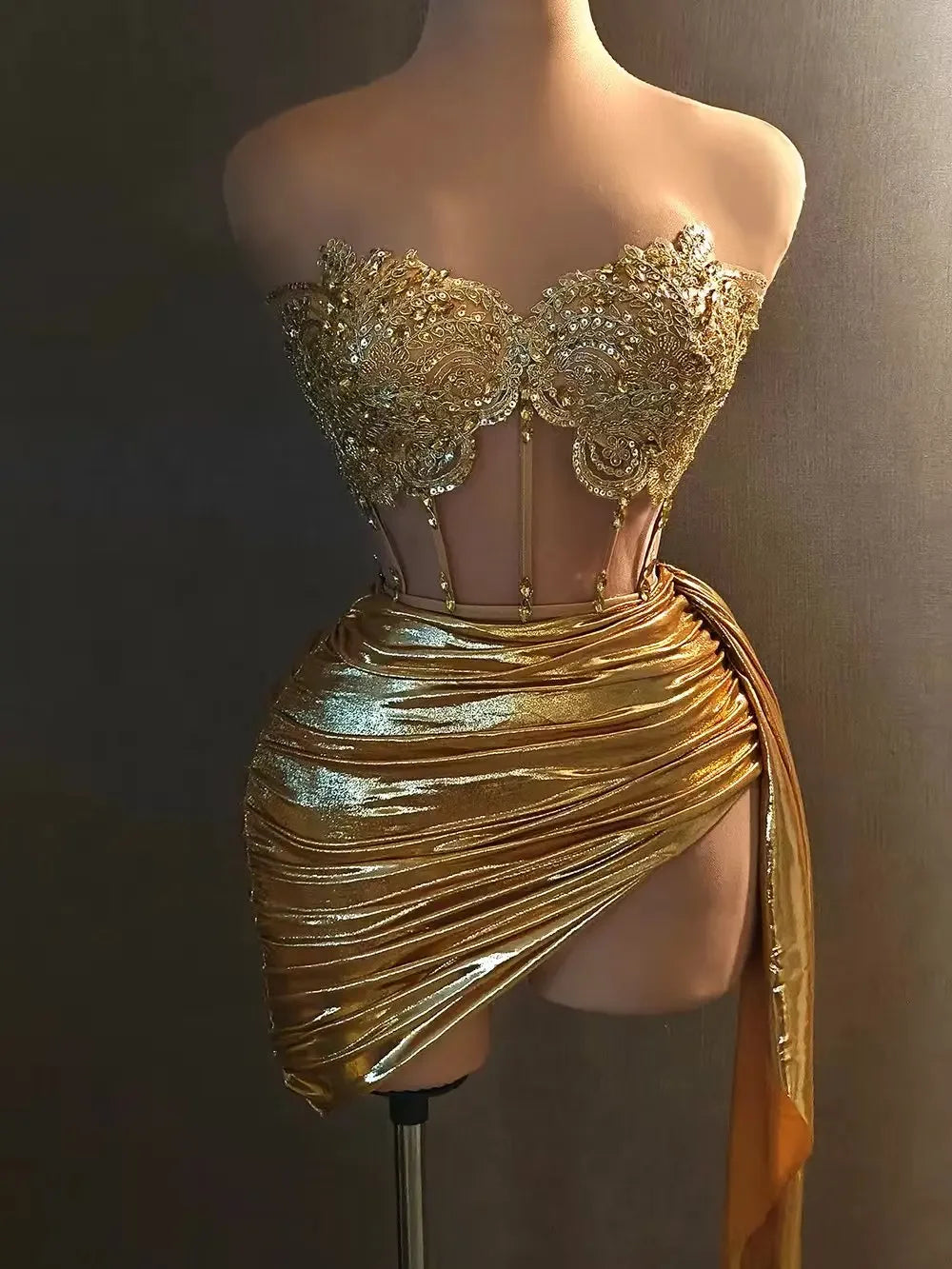 Robe bustier doré