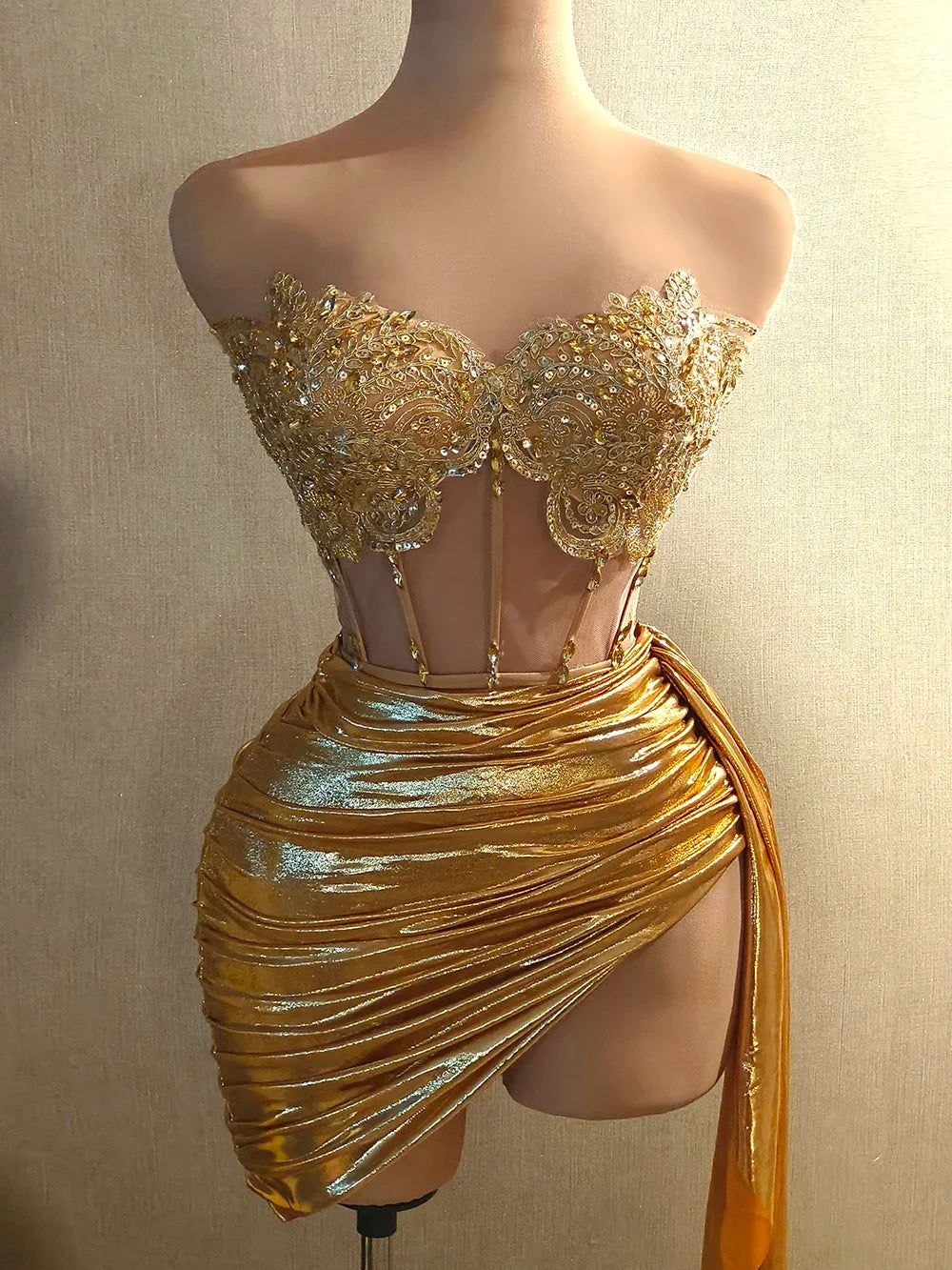 Robe bustier doré