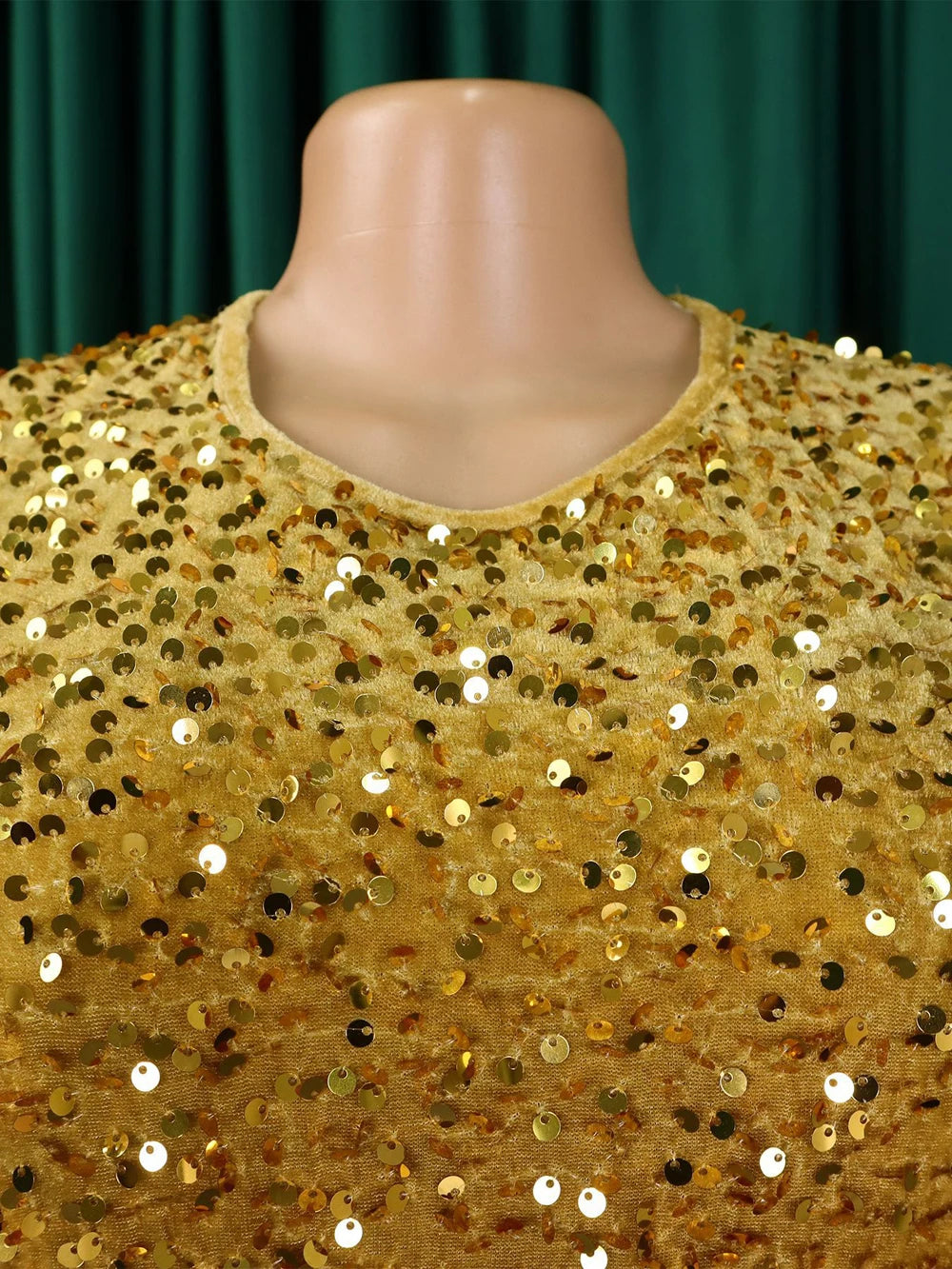 Robe à paillettes doré