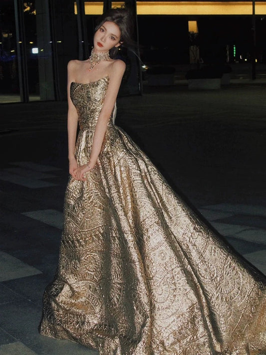 longue robe dorée