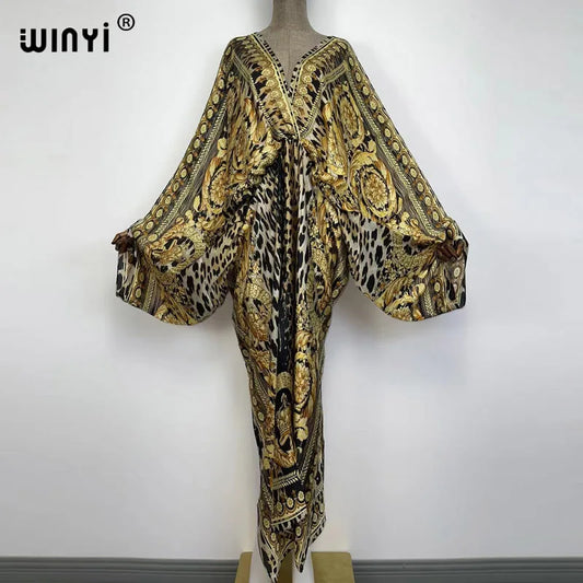 robe noire dorée